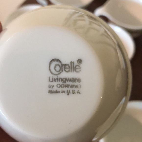 Vintage-  Spring Blossom Crazy Daisy Cups - Picture 4 of 4